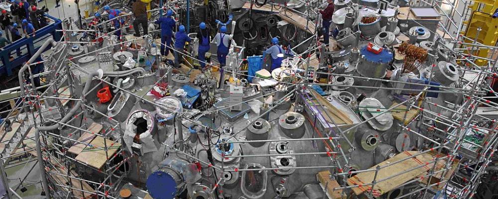 Tidigare tyska fusionsreaktor Wendelstein 7-X under uppbyggnad 2013. Foto: Max-Planck-institutet för plasmafysik, Kredit: Tino Schulz – Avdelningen för press och information, Max-Planck-institutet.