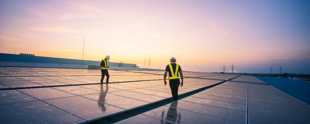 IRENA föreslår bland annat tullsänkningar på solpaneler och riktade ekonomiska incitament för att stimulera marknaden. En kombination av långsiktig politisk stabilitet och stödåtgärder skulle kunna ge branschen nytt momentum. Foto: Kredit: Maxsolar
