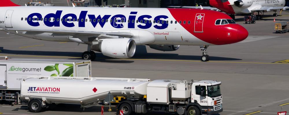 Priserna på flygbränsle har stigit kraftigt. En ton kerosin kostar i april över 1 900 dollar i Europa, mer än dubbelt så mycket som i slutet av februari. Foto: Creative Commons Lic. Kredit: BT1-foto.