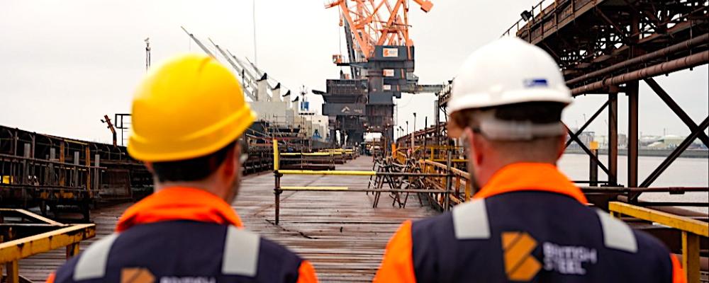 För att finansiera omställningen pekar den brittiska regeringen på den statliga investeringsfonden National Wealth Fund, där motsvarande cirka 5,8 miljarder pund har avsatts för satsningar på bland annat vätgas, stål och koldioxidinfångning.