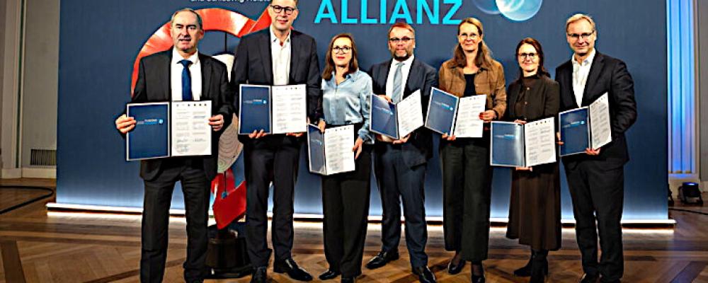 En ceremoni hölls nyligen i München för att markera bildandet av alliansen (Bild: Axel König/StMWK).