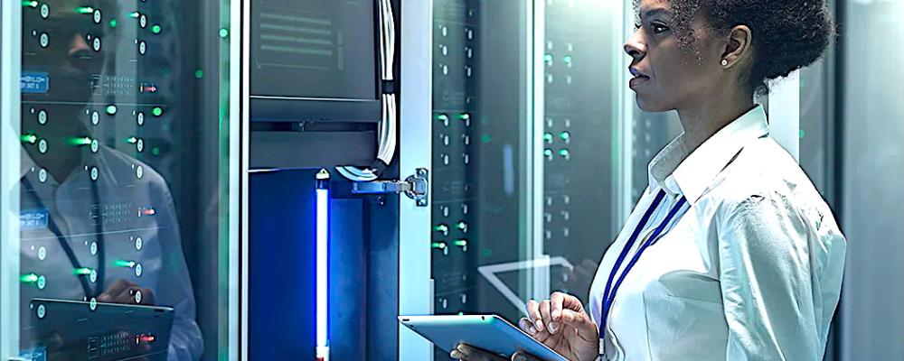 Datacenter kontrolleras i USA. När AI och digitalisering driver upp elbehovet kan just kärnkraften bli det som håller ljuset tänt i den nya teknologiska eran. Foto: CBRE