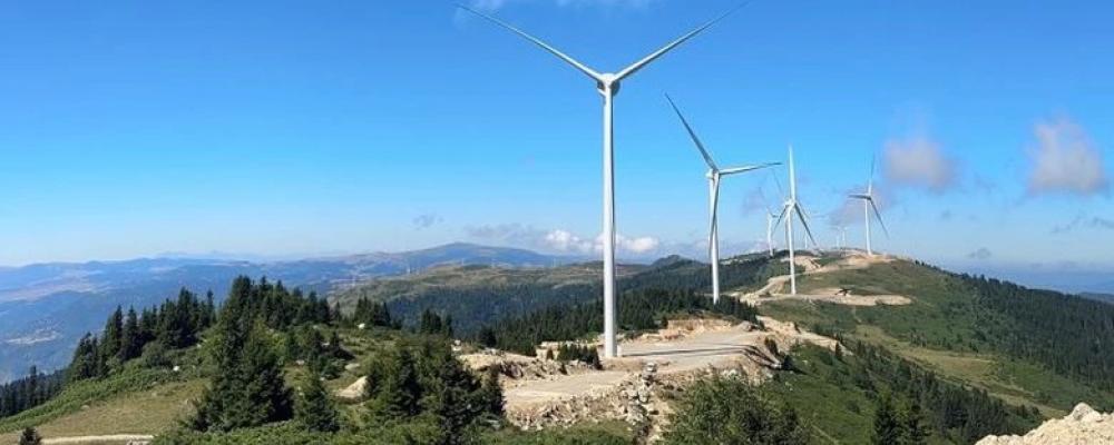 Schwarzwald är ett av Tysklands mest välkända naturområden, men har samtidigt haft vindkraft i drift i över 20 år. Många av de äldre anläggningarna har nu nått teknisk och ekonomisk livslängd, vilket driver på ersättningsinvesteringar. Foto: Enercon