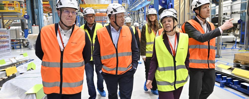 Fabriksvisning. Pressbild: Hitachi