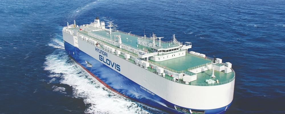 Lloyd's Register har beviljat ett principgodkännande för den konceptuella konstruktionen av ett biltransportfartyg utrustat med en smältreaktor. Bilden visar ett lämpligt fartyg, Hyundai Glovis biltransportfartyg med kapacitet för 7 000 CEU (Car Equivalent Units). Samtidigt har American Bureau of Shipping (ABS) utfärdat ett principgodkännande för integrering av en kärnreaktor i ett framdrivningssystem för ett lastfartyg.  Nu har Maersk eller Rotterdams hamn beslutat att införa kärnkraftsdrift. Syftet är att identifiera vilka juridiska, operativa och säkerhetsmässiga krav som behöver vara uppfyllda innan kärnkraftsdrivna handelsfartyg kan anlöpa europeiska hamnar. Foto: Hyundai Glovis.