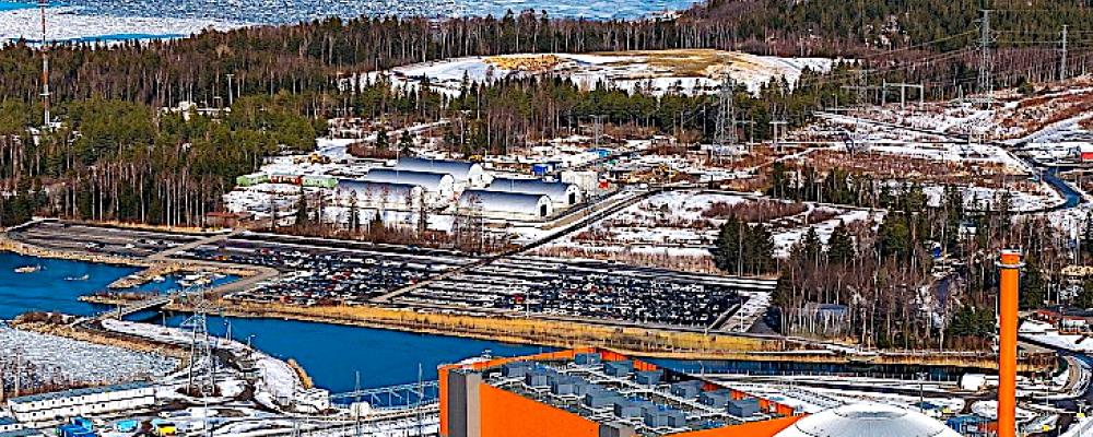 Det nya förvaret för mycket lågaktivt radioaktivt avfall ska byggas vid kärnkraftsområdet Olkiluoto. Bild: TVO.