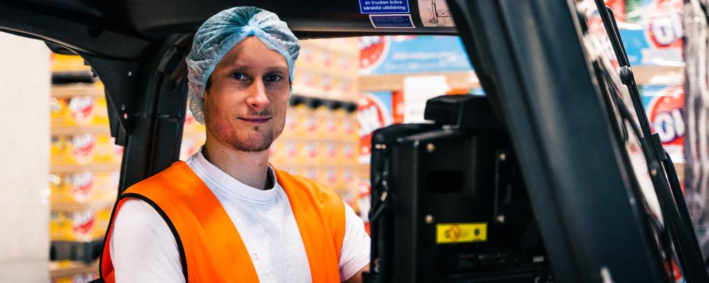 Medarbetare på OLW:s fabrik i Filipstad. Foto: Orkla Snacks