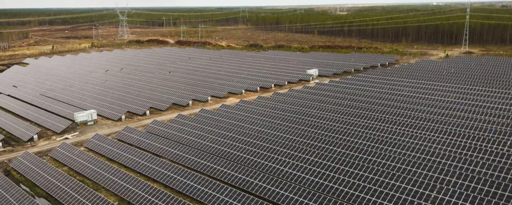Objekt. Det största datacentret byggs i Utajärvis Mustikkakangas, intill Skarta Energys solpark. FOTO: Matti Harju / Utajärvi kommun