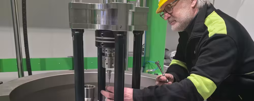 Närbild på installation av vätgasautoklav. Pressbild: Swerim