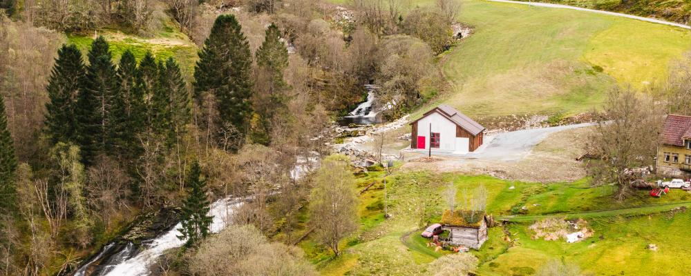 Bilden visar kraftstationen i Ervikselva, ett av vattenkraftverken i den förvärvade portföljen. Photo: Johannes Olovsson