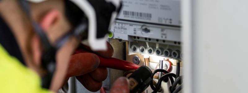 Johan Nilsson/TT: Elektriker kan räkna med cirka 2|600 kronor i löneökning över två år. Arkivbild.