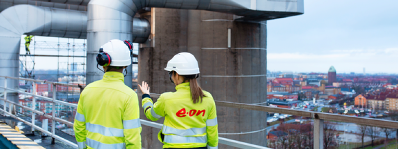 2022 blev ett rekordår för nya anslutningar till E.ONs fjärrvärmenät. Under 2023 investerar bolaget 1,3 miljarder kronor i sina anläggningar. Foto: Apelöga