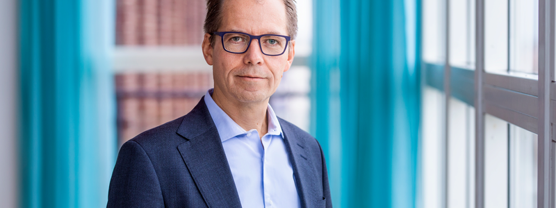 "Moderna och effektiva elnät är en förutsättning för att klimatsäkra svensk industri och stärka landets internationella konkurrenskraft. Ett välunderhållet elnät är också avgörande för att säkerställa att samhällskritiska funktioner fungerar och samtidigt stärka Sveriges totalförsvarsförmåga," säger E.ON Energidistributions vd Martin Höhler.

Foto: Christian Andersson, Apelöga