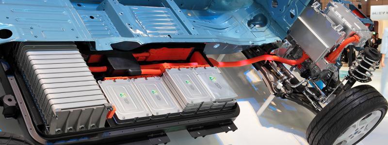 Genomskärning av Nissan Leaf visar batteriernas placering. Foto: Wikipedia Common, kredit: Tennen-Gas