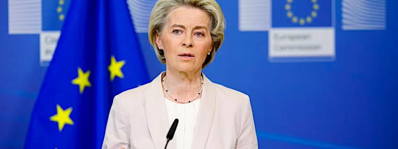 EU-kommissionens ordförande Ursula von der Leyen i talarstolen. Höga företrädare för regeringarna i Tyskland, Spanien, Nederländerna, Polen och Österrike har i ett gemensamt brev till EU-kommissionen uppmanat till konkreta ändringar av EU:s regler för RFNBO (förnybara bränslen av icke-biologiskt ursprung). De anser att den delegerade förordningen som fastställer regelverket "inte överensstämmer med de ekonomiska realiteterna för utvecklingen av vätgasmarknaden, vare sig inom EU eller globalt." Foto: Europeiska Kommissionen