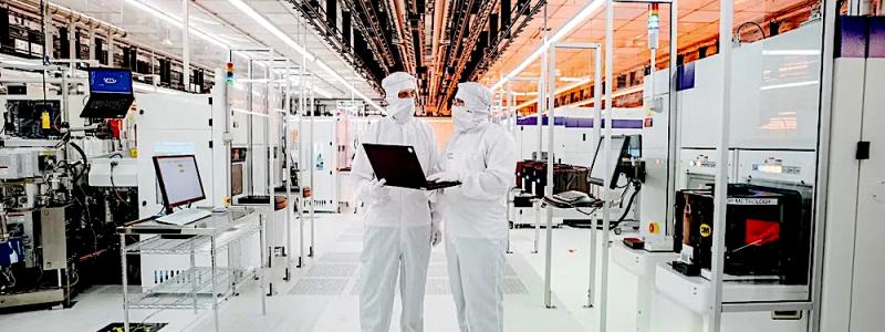 Inne i halvledarfabriken i Villach. Foto: Infineon Technologies