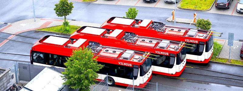 Tre av de nya trådbussarna i Vilnius. Foto: Škoda Group