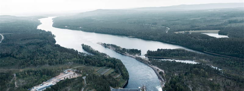 Borealis och Vattenfall stärker sitt samarbete med det första långsiktiga energiavtalet, där 175 GWh fossilfri el från Vattenfalls vattenkraftverk i Lule älv levereras till Borealisanläggningen i Stenungsund från och med januari 2024. Foto: Vattenfall