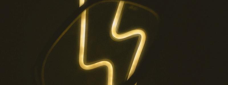 Lysande blixt. Foto: Alex Kalinin / Unsplash