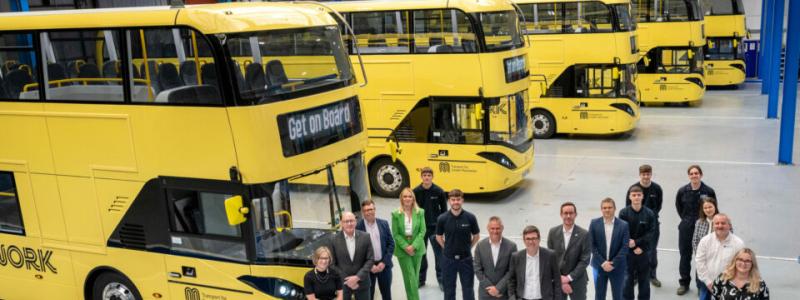 Det kommer att bli 50 nya elektriska dubbeldäckade fordon som
kommer att köras i städerna Wigan, Bolton och delar av Salford och Bury när
bussar kommer under lokal kontroll för första gången på nästan 40 år från
september. Foto: Busstillverkaren Alexander Dennis