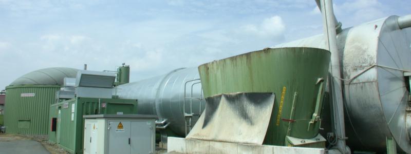 https://upload.wikimedia.org/wikipedia/commons/f/f3/Biogas.jpg, Volker Thies (Asdrubal), CC BY-SA 3.0 <http://creativecommons.org/licenses/by-sa/3.0/>, via Wikimedia Commons