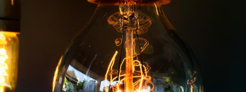 Glödlampa. Foto: Christian Dubovan / Unsplash