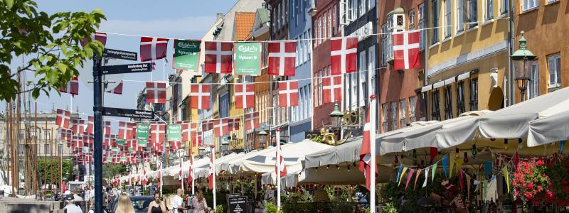 Ett EM-dekorerat Nyhavn, i Köpenhamn. Symbolbild. Foto: Wikipedia Common Lic. Kredit. News Øresund – Sofie Paisley © News Øresund – Sofie Paisley