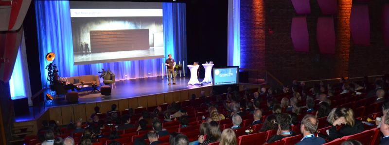 Under tre dagar i slutet av september samlades representanter från kärnkraftsindustrin och mastersstudenter i Oskarshamn för den internationella konferensen CET, Converging Energy Technologies, där kärnkraftens livscykelutveckling stod i centrum.
Foto: Pierre Eklund
