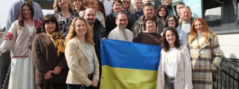 På valborgsmässoafton tog Södertörns Fjärrvärme emot en delegation på ungefär 25 personer från Ukraina. På programmet stod erfarenhetsutbyte. Pressbild: Energi företagen