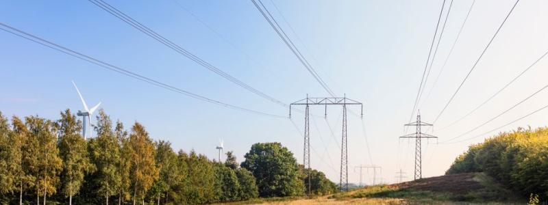 60-miljonersprojektet omfattar drygt 21 kilometer ny luftledning och samt utökad teknik och kapacitet i stationen i Näsåker, vilket ska förbättra elleveranserna i området och öka robustheten i nätet. Foto: Christian Andersson, Apelöga