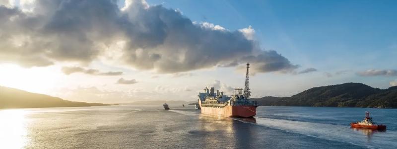 Fartyget Johan Castberg på väg till Barents hav. Bilden är tagen i Langenuensundet söder om Bergen, Norge.
Drönarfoto: Øyvind Gravås & Eirin Lillebø / Equinor