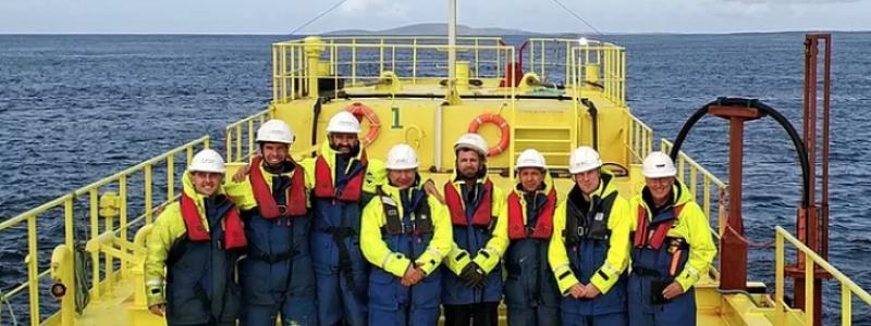 Spanska utvecklaren Magallanes har fått kontrakt för projekt i både Skottland och Wales, totalt 4,5 megawatt. Bilden visar en del av Magallanes arbetsteam. Foto: Magallanes