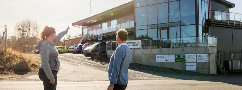 Fastighetsbolaget Fastighetsrespons i Strängnäs satsar på solceller för att minska sin klimatpåverkan och sänka kostnaderna för sina hyresgäster. Foto: Lina Östling