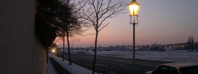 I Berlinregionen finns över 23 000 gasdrivna gatulyktor. Av dessa är det tänkt att 20 000 ska konverteras till LED, medan resterande 3 000 förblir gaseldade. Foto: Creative Commons Li. Kredit: Bernd Hutschenreuther