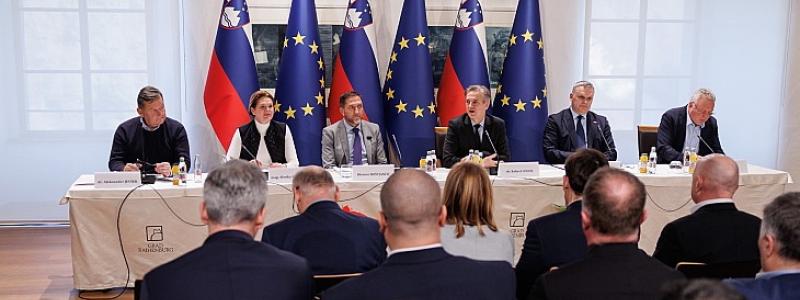 Slovenska regeringens möte med premiärminister Robert Golob i samband med beskedet om fortsatt planprocess för ny reaktor i Krško. Foto: Slovenska Regeringen