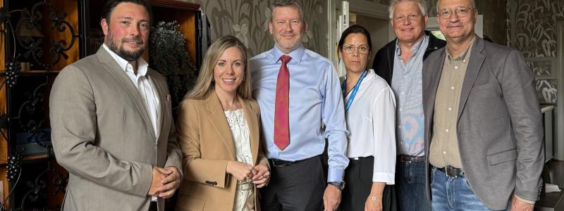 F.v. Lucas Lodge, Jessica Rosencrantz, Roger Strandahl, Théresé Andersen, Bengt Karlsson Moberg, Niclas Lundström.  Pressbild: OKG AB