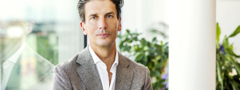 "Elmarknadsutredningen bekräftar flera av de värden E.ON länge har drivit – bland annat vikten av marknadsprinciper, elnätens avgörande roll i omställningen och behovet av tydlig ansvarsfördelning. Men det är avgörande att vi samtidigt hittar lösningar på södra Sveriges akuta effektutmaning," säger Joakim Cejie, chef Public Affairs på E.ON.
Foto: Christian Andersson, Apelöga