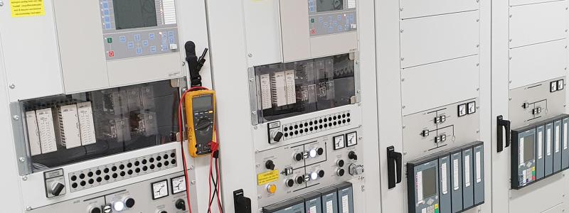 Omexom har tecknat avtalet att utföra förnyelsen av 400 kV ställverket och att nu tillsammans med Svenska kraftnät utforma en ny och framtida standard för transmissionsnätets digitala stationer. Foto: Omexom