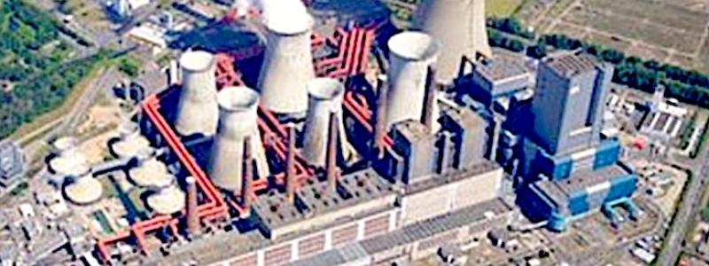 Tyska kolkraftverket Niederaußem (staden Bergheim/Rhein-Erft-distriktet)
med block Niederaussem E och F och Neurath C har vardera en effekt på 300 megawatt.
Användningen är tidsbegränsad. Foto: RWE
