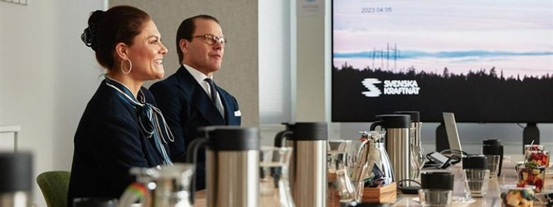 Kronprinsessan Victoria och prins Daniel hos Svenska kraftnät. Foto: Svenska kraftnät