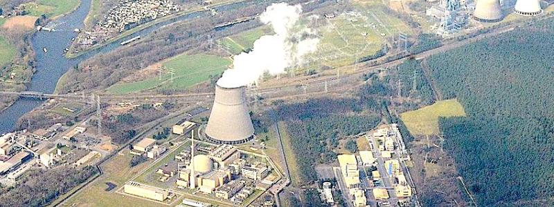 Flygbild av kraftverksområdet. I förgrunden syns det idag nedlagda kärnkraftverket i Lingen. Foto: Wikipedia Common Lic, kredit: Krd -
Via Media Viewer