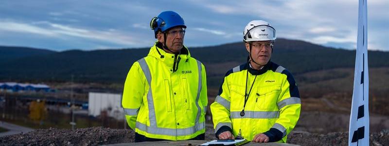 Jan Moström LKAB Tobias Hansson Hitachi Energy bild signering MoU. Pressbild: LKAB