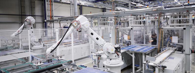 Meyer Burger, en Schweiz-baserad tillverkare av heterojunction-celler och solpaneler, meddelar att de kommer att sluta tillverka solpaneler i Tyskland. Foto: Meyer Bürger