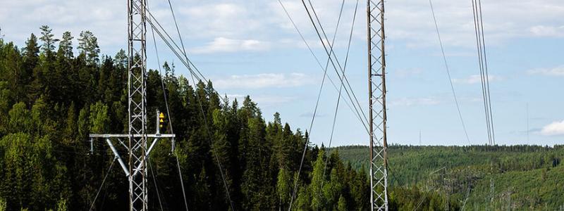 NordSyd innefattar flera ”ben” i längder om 30-40-50 mil 400 kV-ledning. Bild Svk.