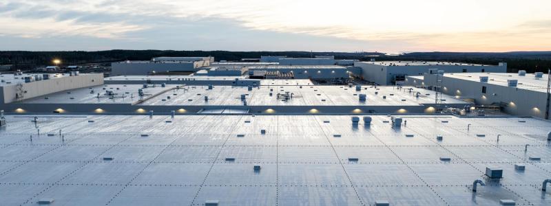 Northvolts anläggning. Lyten, en global ledare inom litium-svavelbatterier, meddelade nyligen att företaget har ingått ett bindande avtal om att förvärva Northvolts återstående tillgångar i Sverige och Tyskland. Förvärvet omfattar Northvolt Ett och Ett Expansion i Skellefteå, Northvolt Labs i Västerås samt Northvolt Drei i Heide, Tyskland. Dessutom tar Lyten över alla återstående immateriella rättigheter från Northvolt. Foto: Northvolt
