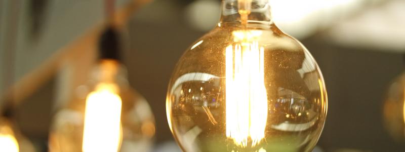 Energikostnader har blivit ett stort problem för både hushåll och företag. När efterfrågan på energi fortsätter att öka, ökar också bördan på människors plånböcker. Många vänder sig till lån som en lösning för att effektivt hantera sina eskalerande energikostnader. Att ta ett lån för energikostnader kräver dock noggranna överväganden och analyser.
foto pexels