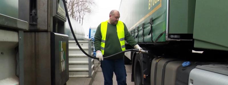 Tillfällig skattesänkning ska dämpa prischock vid tyska bensinstationer. Foto: Screenshot/ WDR