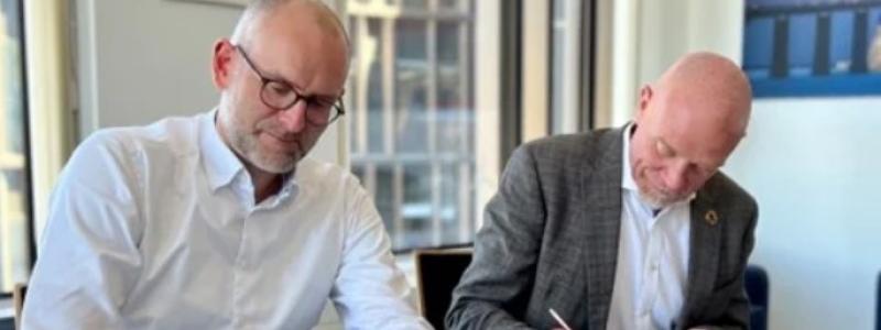 Kristoffer Böttzauw, direktör för danska Energistyrelsen och Robert Andrén, generaldirektör på Energimyndigheten. Foto: Energimyndigheten