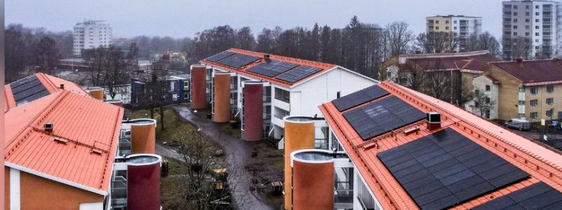 Projektet i Öxnehaga har fört med sig att Vätterhem justerat kraven så att solceller är inskrivna vid framtida upphandlingar inför nybyggnation. Foto elkedjan