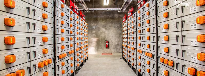 Så kallat smart power center, men hur smart? – De batterilager som nu planeras riskerar att bli fler än vad som faktiskt behövs, säger en tysk energiexpert. Foto: General Electric & Flickr